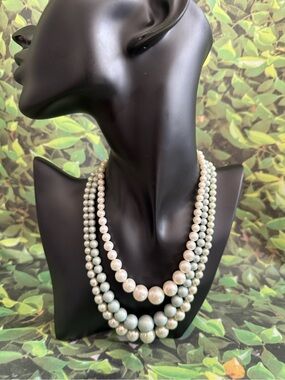 VINTAGE 1950s Triple Strand Mint Pearl Necklace with JAPAN Stamp